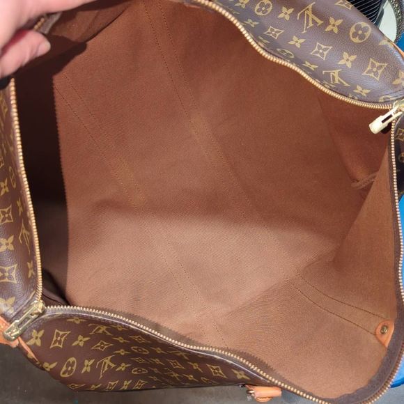 Louis Vuitton Keepall 60 Monogram Luxury Duffle Bag. VI0914 - Picture 11 of 13